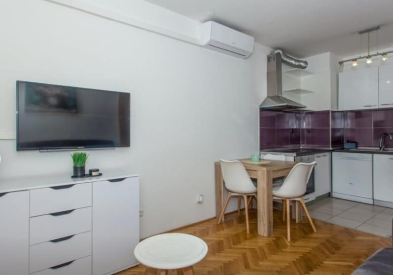 Michael Apartment Omiš Екстериор снимка